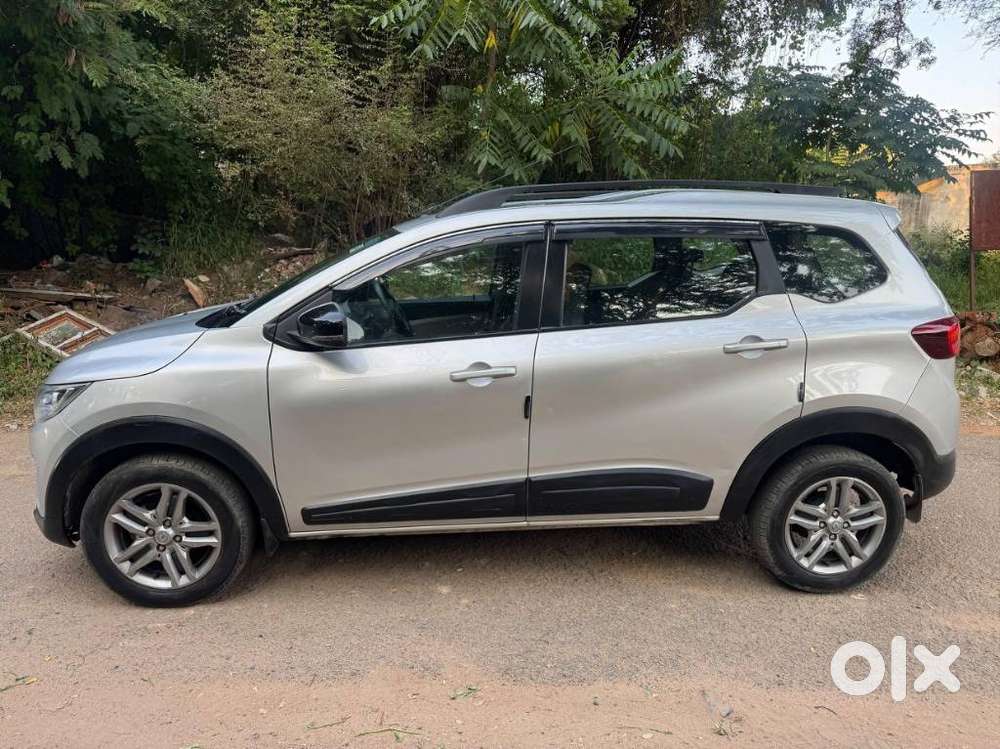 Renault Triber Rxz, 2022, Petrol