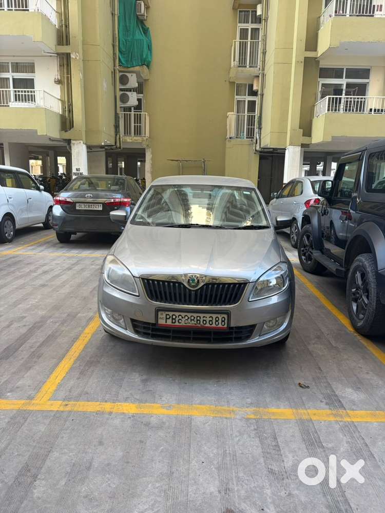 Skoda Rapid Elegance 2012