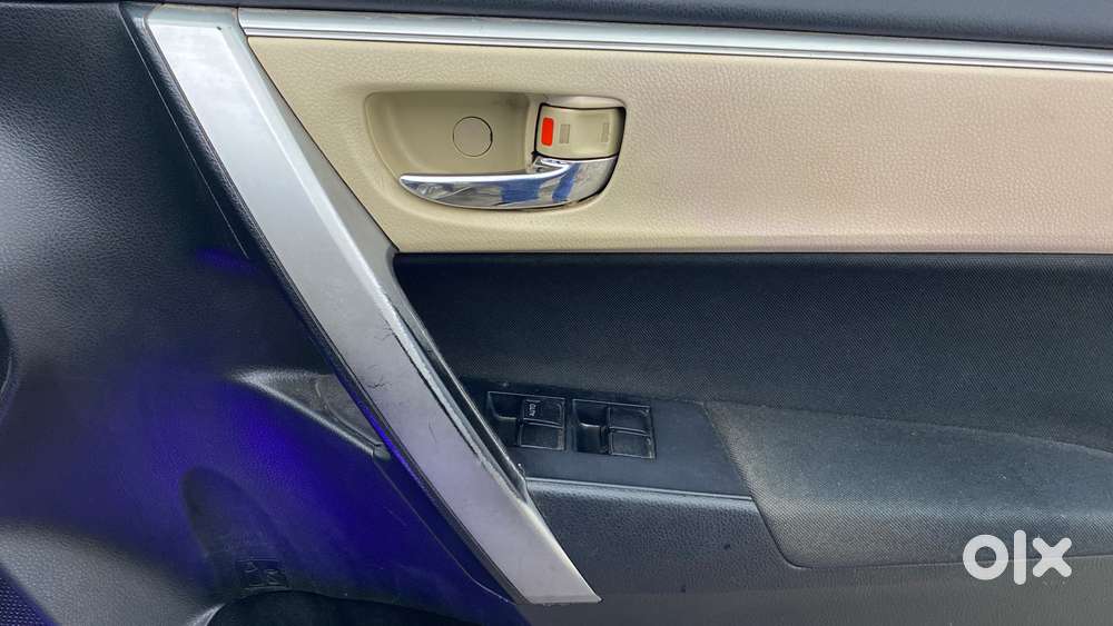 Toyota Corolla Altis [2014-2017] 1.8 G Cvt, 2015, Petrol