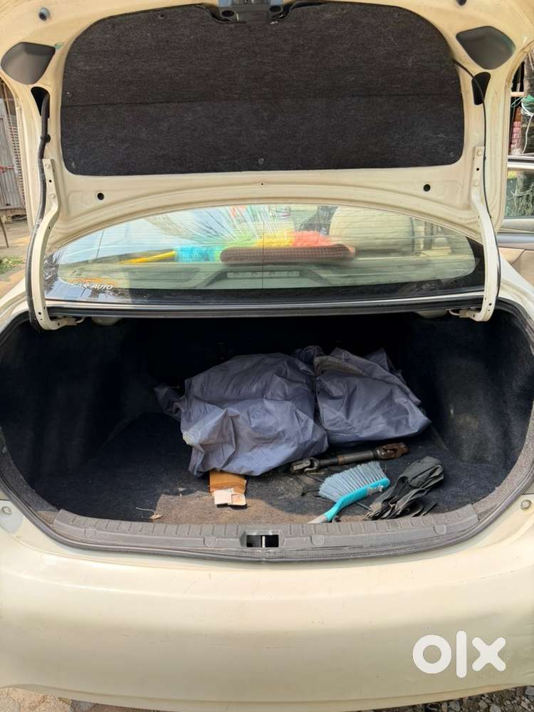 Toyota Corolla Altis 2010 Petrol Manual Car