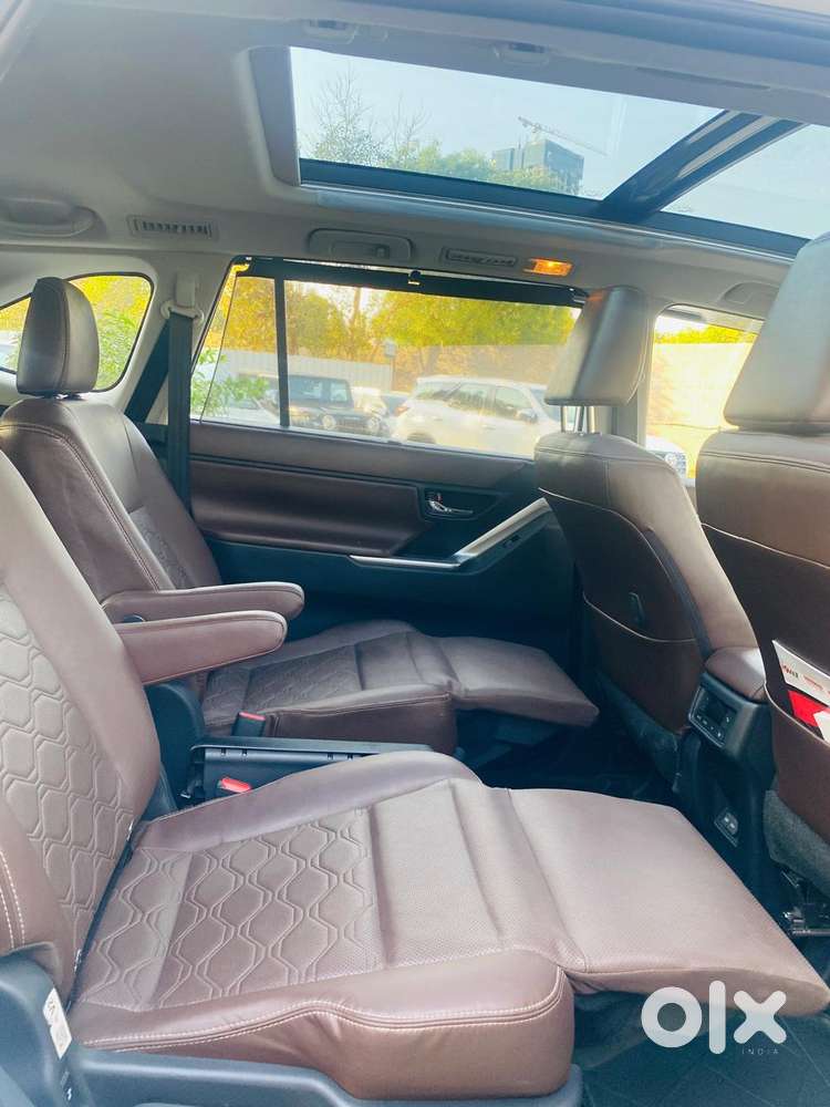 Toyota Innova Hycross 2.0 Zx Hybrid 7 Str, 2024, Petrol