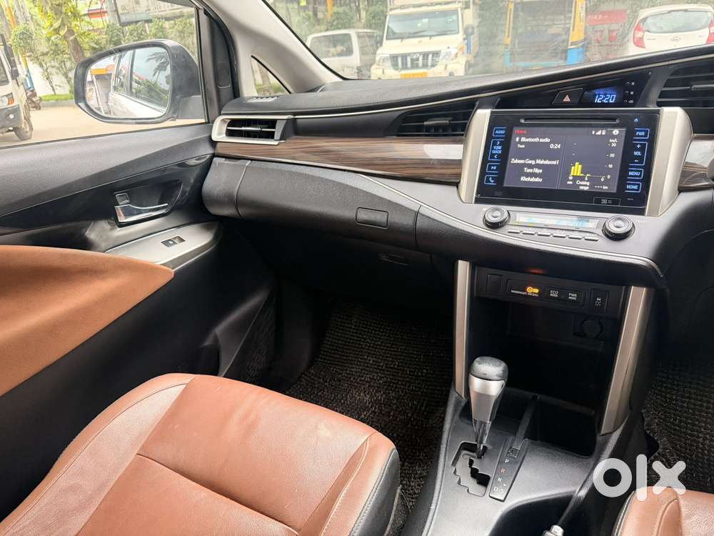 Toyota Innova Crysta 2.8z Automatic, 2016, Diesel