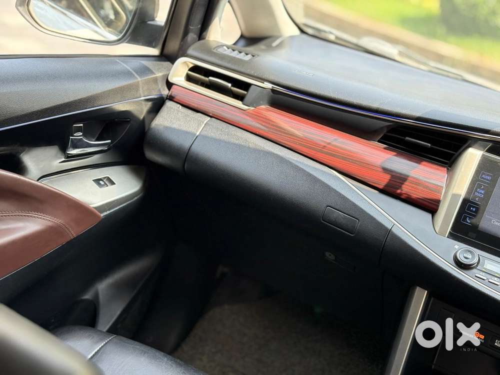 Toyota Innova Crysta 2.4 V 8 Str, 2018, Diesel