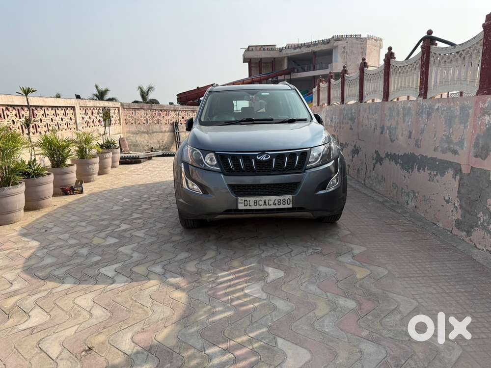Mahindra Xuv500 2016 Diesel Permium Condtion Company Service Record