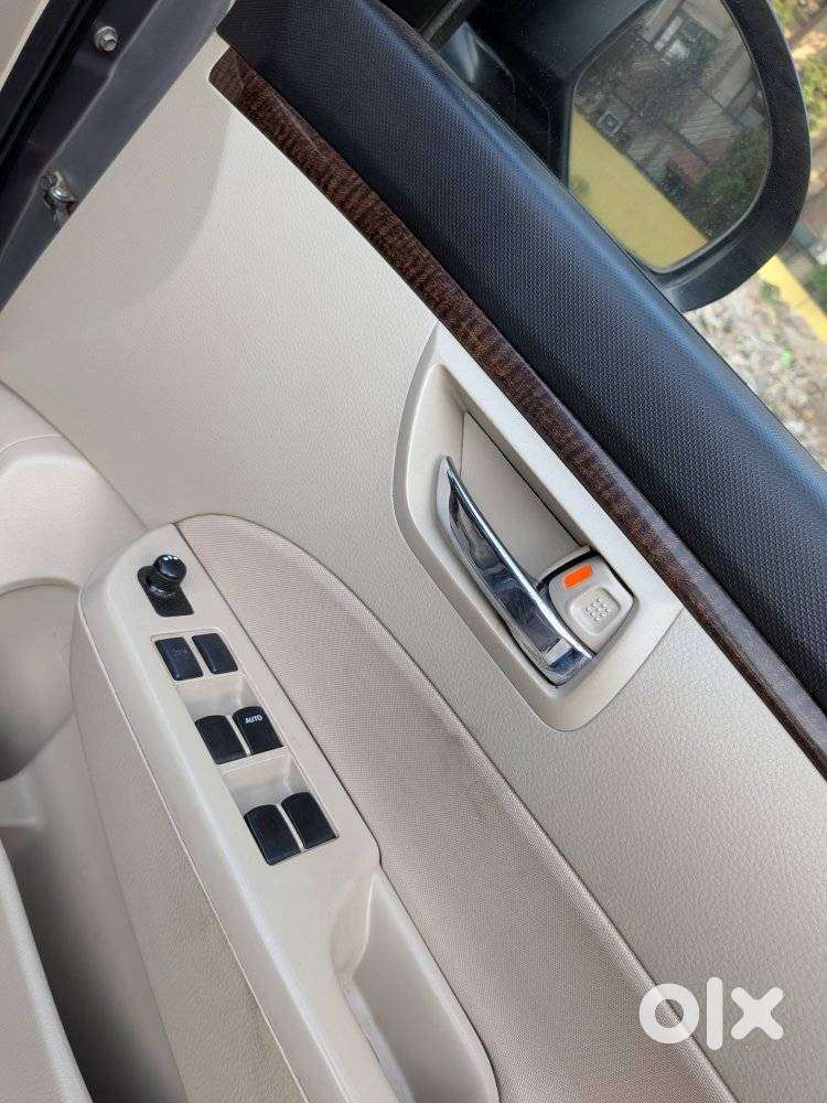 Maruti Suzuki Swift Dzire 1.2 Vxi Bsiv, 2014, Petrol