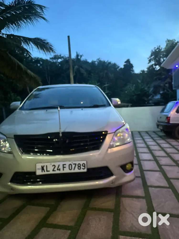 Toyota Innova 2012 Diesel Well Maintained