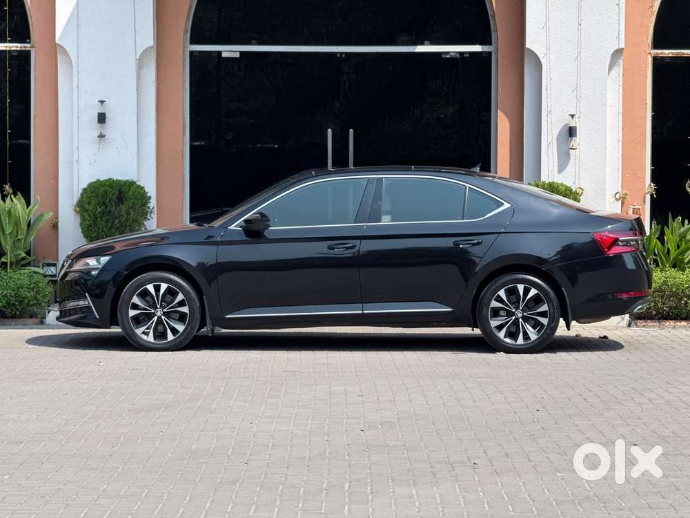 Skoda Superb 2.0 L&k Tsi At, 2022, Petrol