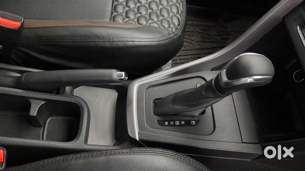 Maruti Suzuki Brezza 1.5 Zxi At Smart Hybrid, 2023, Petrol
