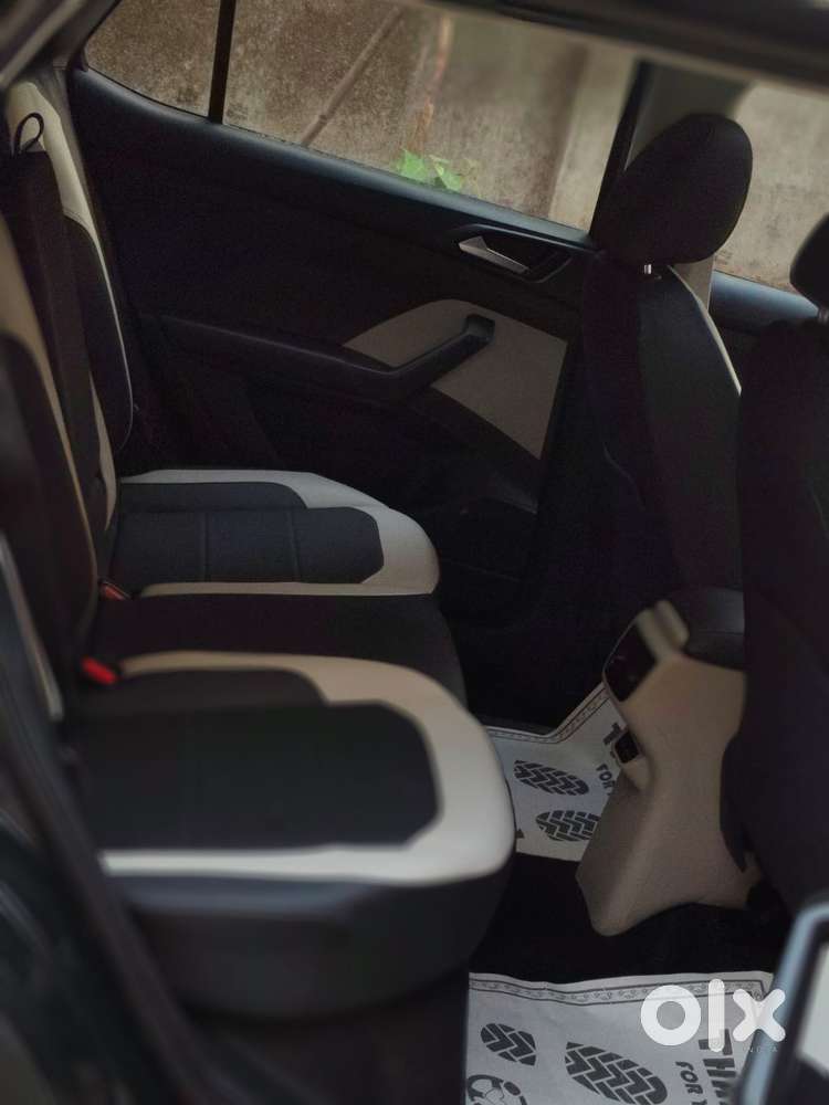 Volkswagen Taigun 1.0 Tsi Topline At, 2023, Petrol