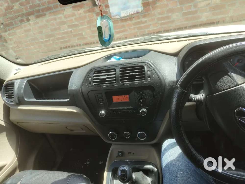 Mahindra Tuv 300 2017model