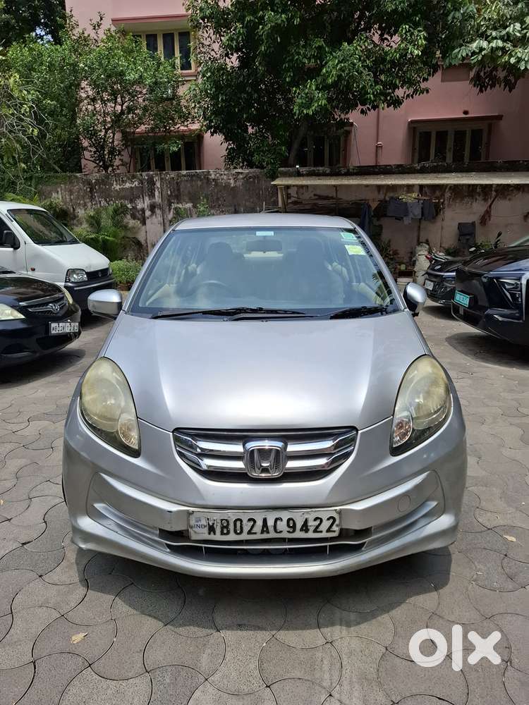 Honda Amaze (2013) Diesel 1.5 Ex Mt - Alabaster Silver (metallic)