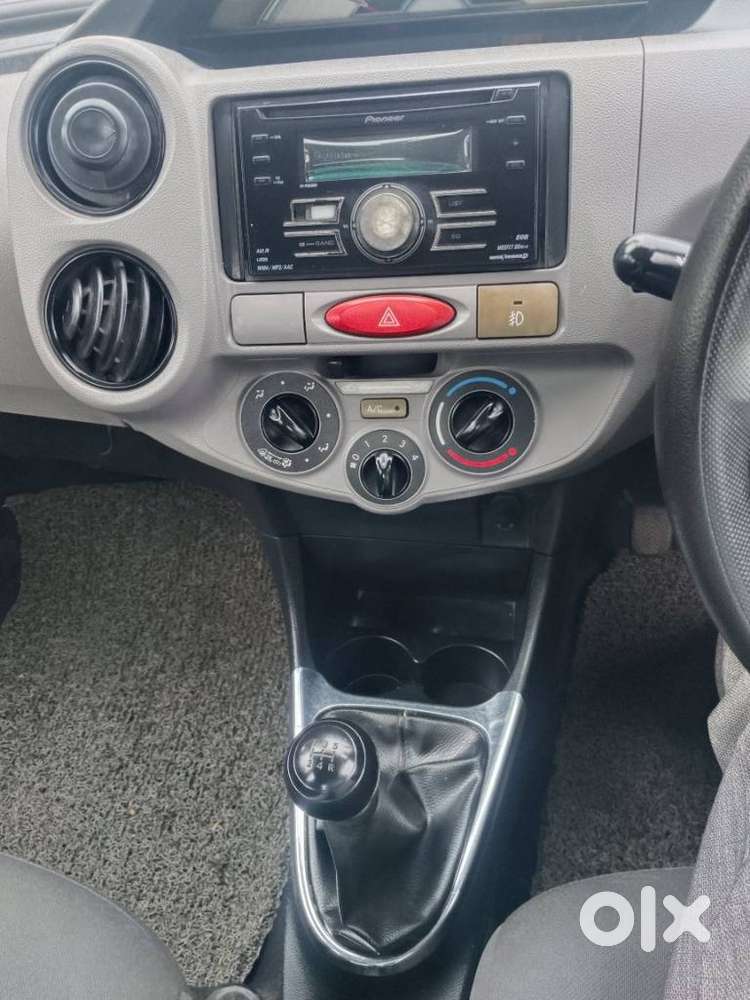 Toyota Etios 2010-2012 G, 2011, Petrol