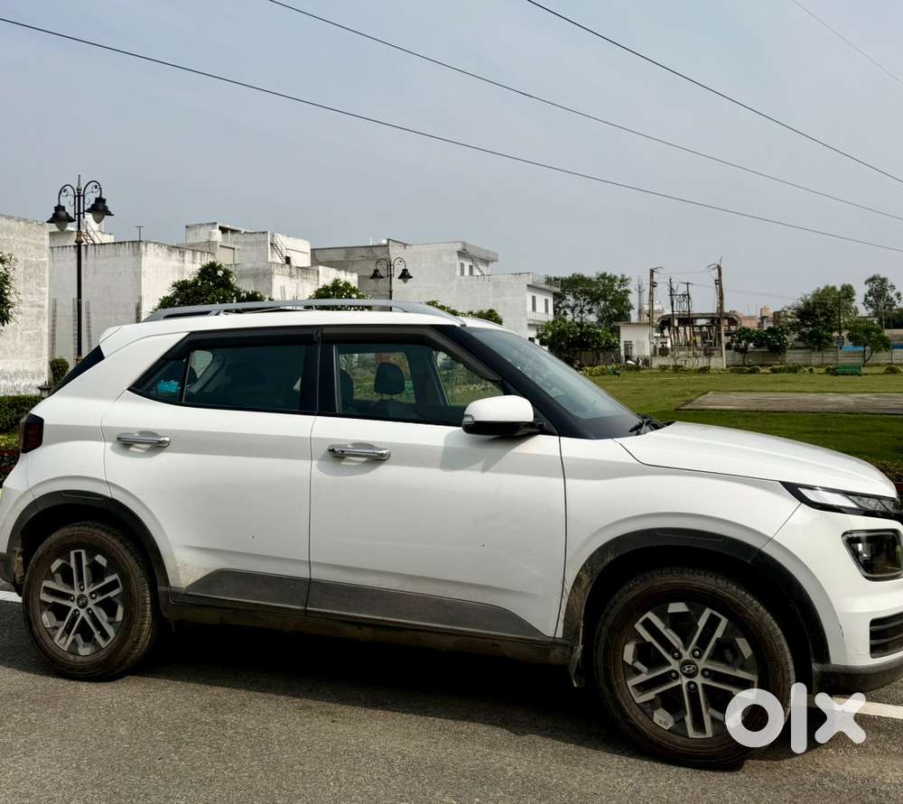 Hyundai Venue Petrol Manual 2023 (vip Number)