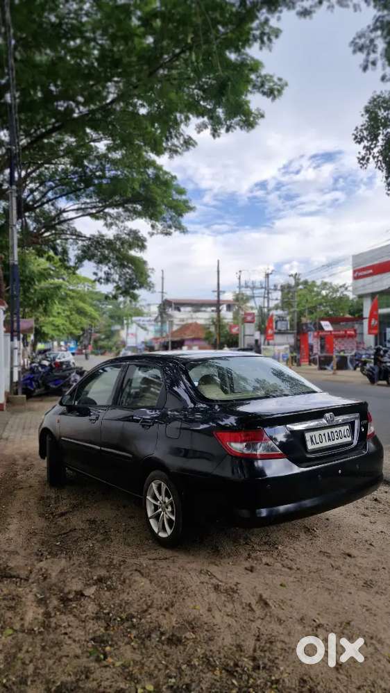 Honda City Zx 2004 Petrol Well Maintained