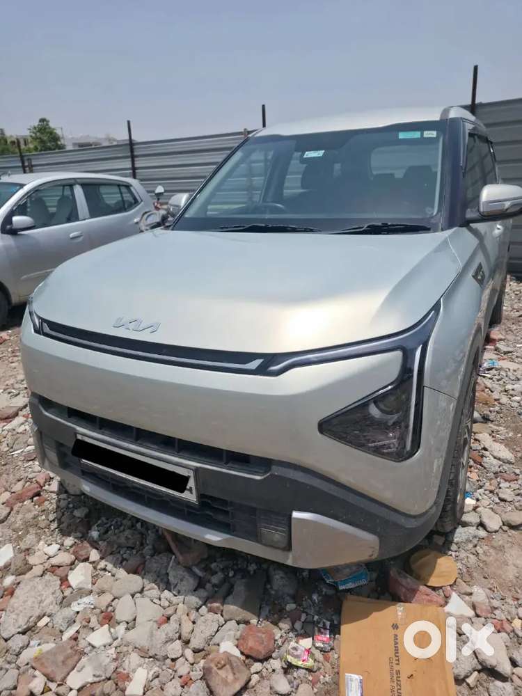 Kia Carens Clavis 2025 Petrol 4417 Km Driven