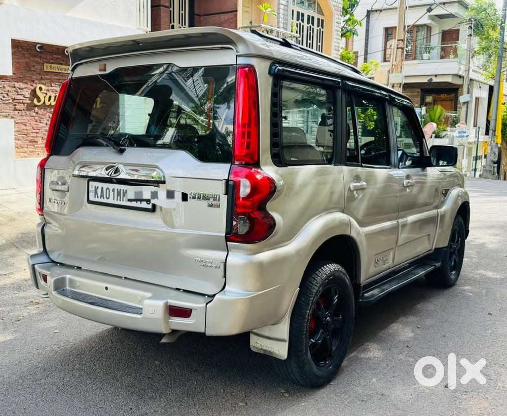 Mahindra Scorpio S10, 2015, Diesel