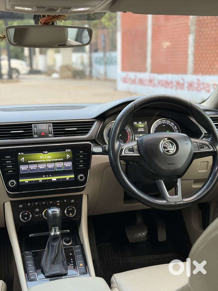 Skoda Superb 2.0 Tsi At L&k, 2018, Petrol