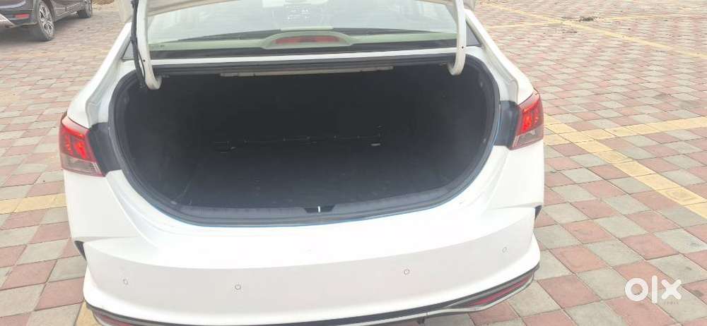 Hyundai Verna 1.5 Sx (o) Petrol Mt, 2022, Petrol