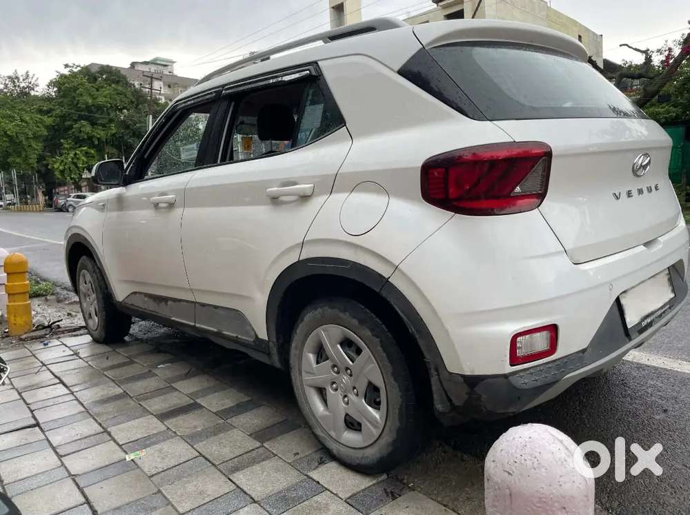 Hyundai Venue 1.2 S 2020 Petrol Manual