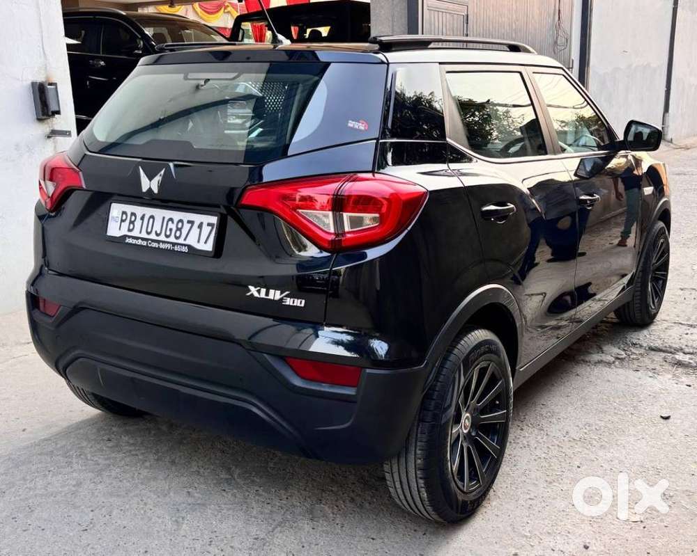 Mahindra Xuv300, 2023, Petrol