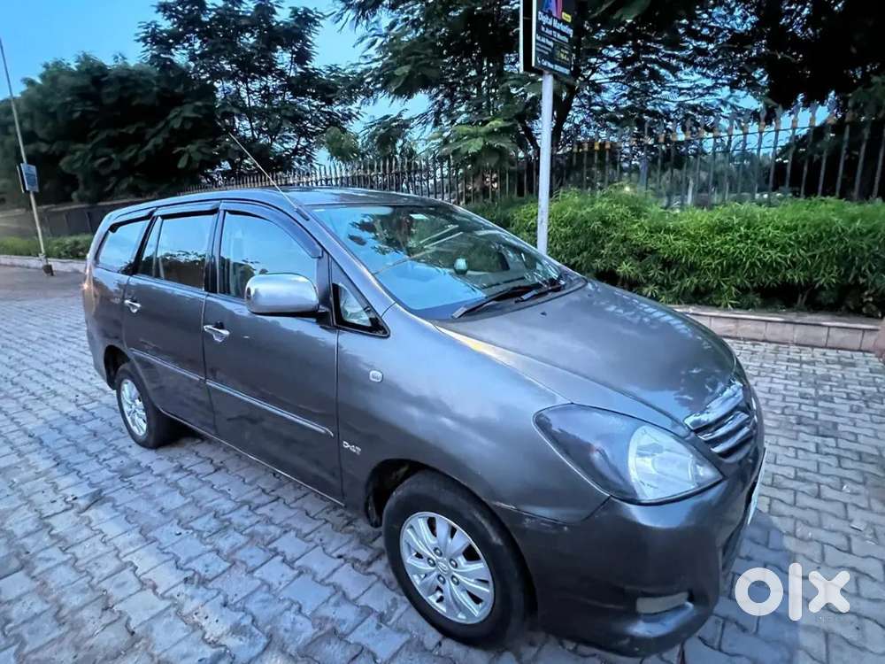 Toyota Innova 2011 Diesel 378000 Km Driven