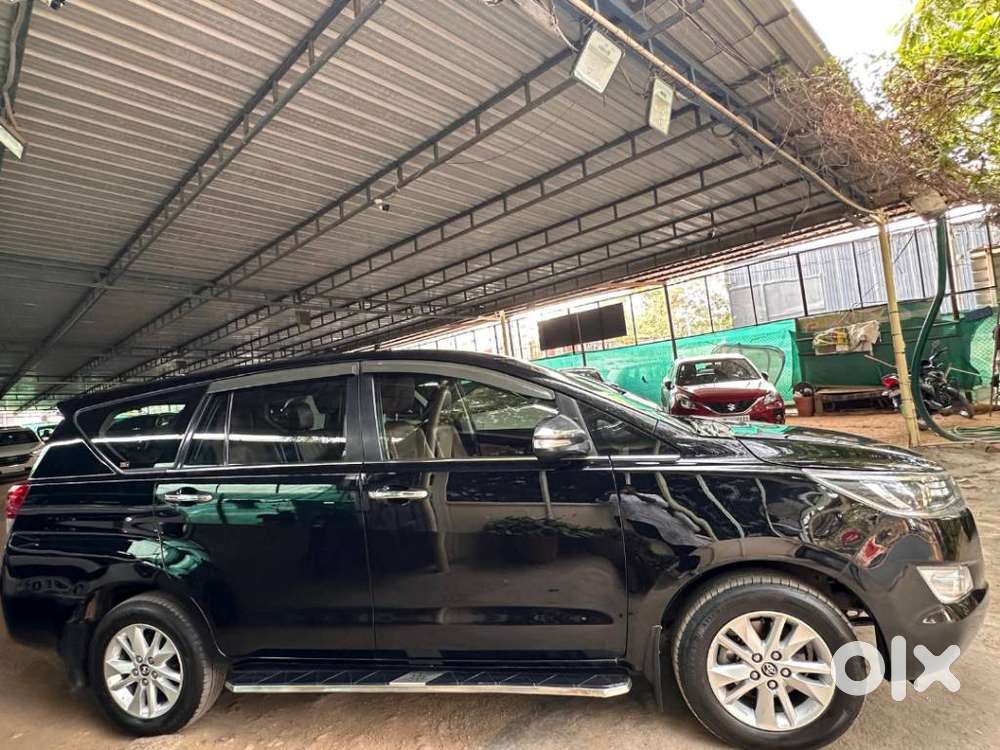 Toyota Innova Crysta 2.8 Zx At 7 Seater, 2017, Diesel