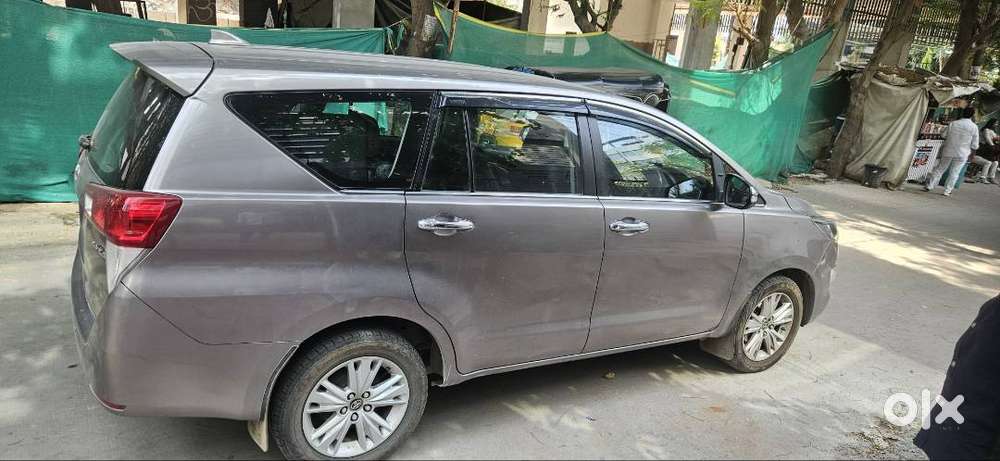 Superbly Maintained Toyota Innova Crysta 2.4zx Diesel Topend 1st Owner