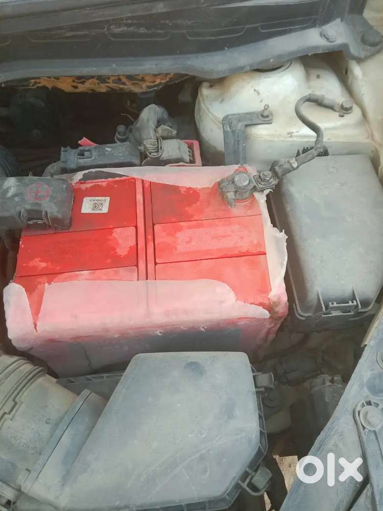 गाड़ी कंडीशन A1 80000 किलोमीटर चली हुई सेकंड ऑनर