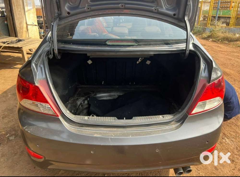 Hyundai Verna 2013 63000 Km Petrol