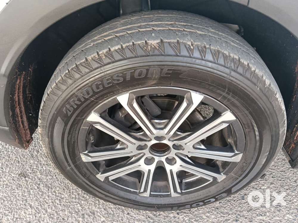 Mahindra Xuv700 2.2 Ax 7 Diesel At Luxury Pack Str, 2025, Petrol