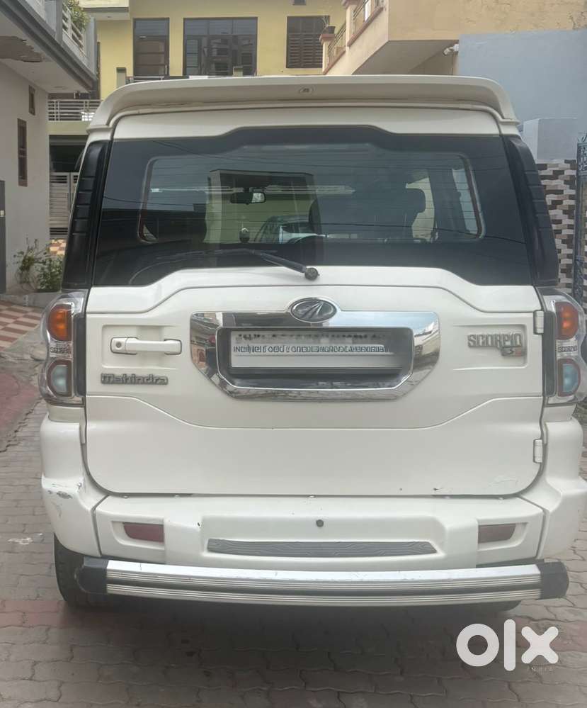 Mahindra Scorpio S6 Plus Diesel 2015