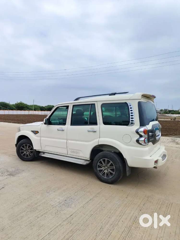 Mahindra Scorpio 2015