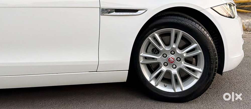 Jaguar Xe Portfolio, 2019, Petrol