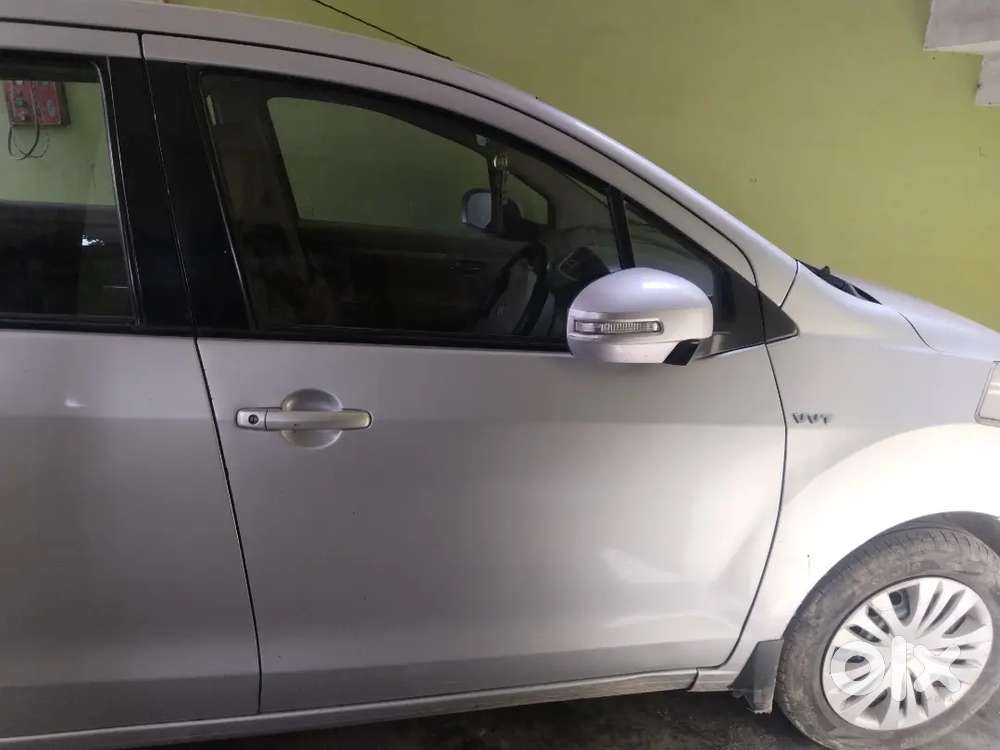 Charon Tyre 90% Hai, Gadi Mein Koi Kami Nahin Hai Ekadam Okay Gadi Hai