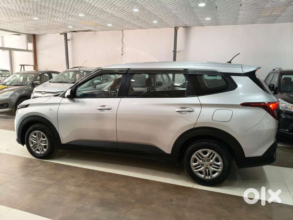 Kia Carens G 1.5 6mt Premium (o) 7-seater, 2023, Petrol