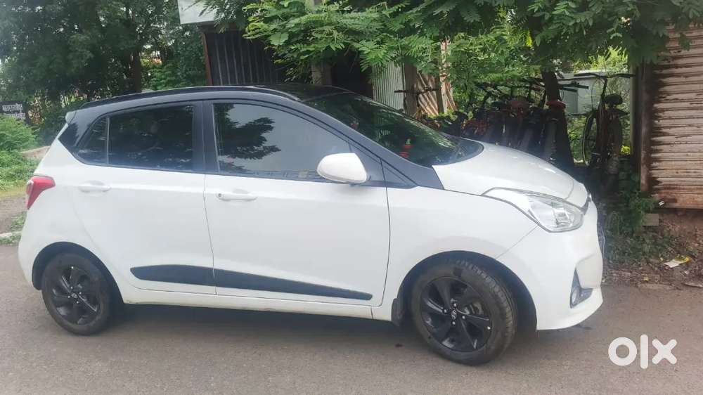 Hyundai Grand I10 Sportz Dual Tone 1.2 Kappa Vtvt Petrol  Manual.