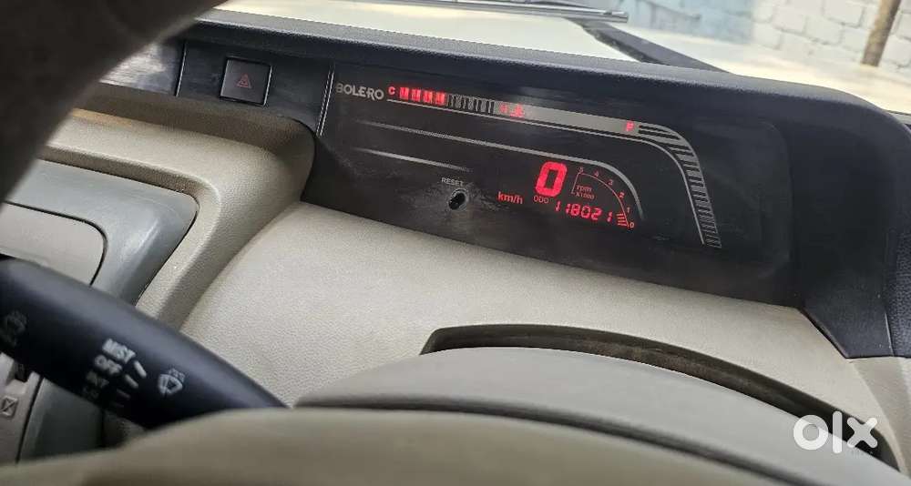 Bolero M2di Sle 7 Seater