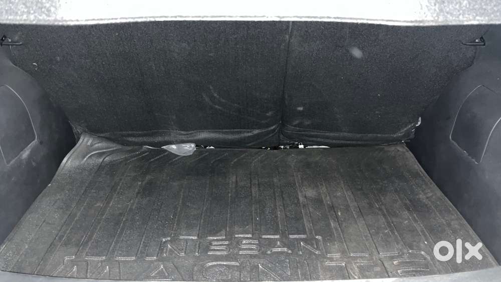 Nissan Magnite Kuro Edition Petrol Amt, 2025, Petrol