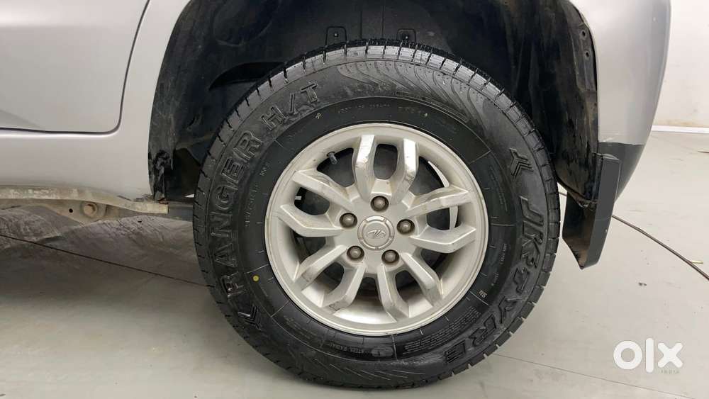 Mahindra Tuv 300 Mhawk100 T8 Dual Tone, 2017, Diesel
