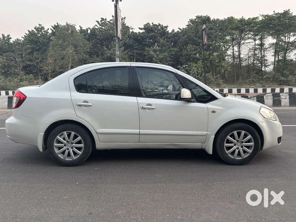 Maruti Suzuki Sx4 Zxi, 2011, Petrol
