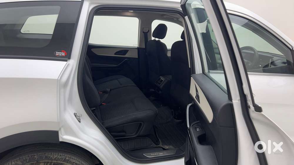 Mahindra Xuv700 2.2 Ax 5 Diesel Mt 7 Str, 2023, Diesel