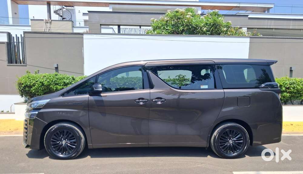 Toyota Vellfire Vip &ndash; Executive Lounge, 2021, Petrol