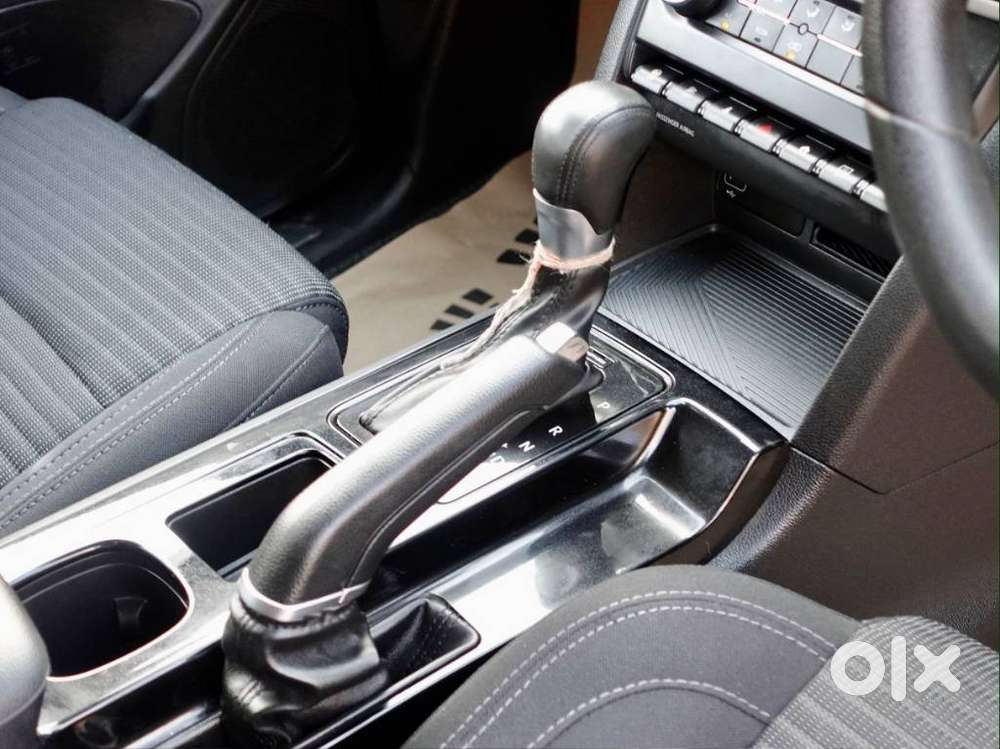 Mahindra Xuv700 2.0 Ax 5 Petrol At Str, 2022, Petrol