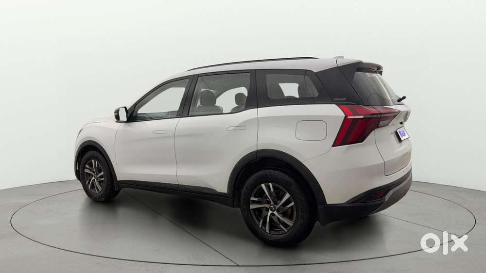 Mahindra Xuv700 2.0 Ax 5 Petrol Mt 7 Str, 2022, Petrol
