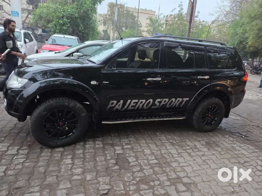 Mitsubishi Pajero Sport 2013 Diesel 100000 Km Driven