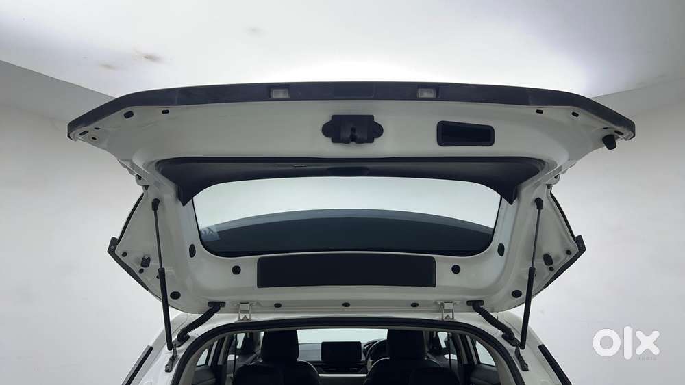 Tata Nexon Pure (s) 1.2 Petrol 6amt, 2025, Cng & Hybrids