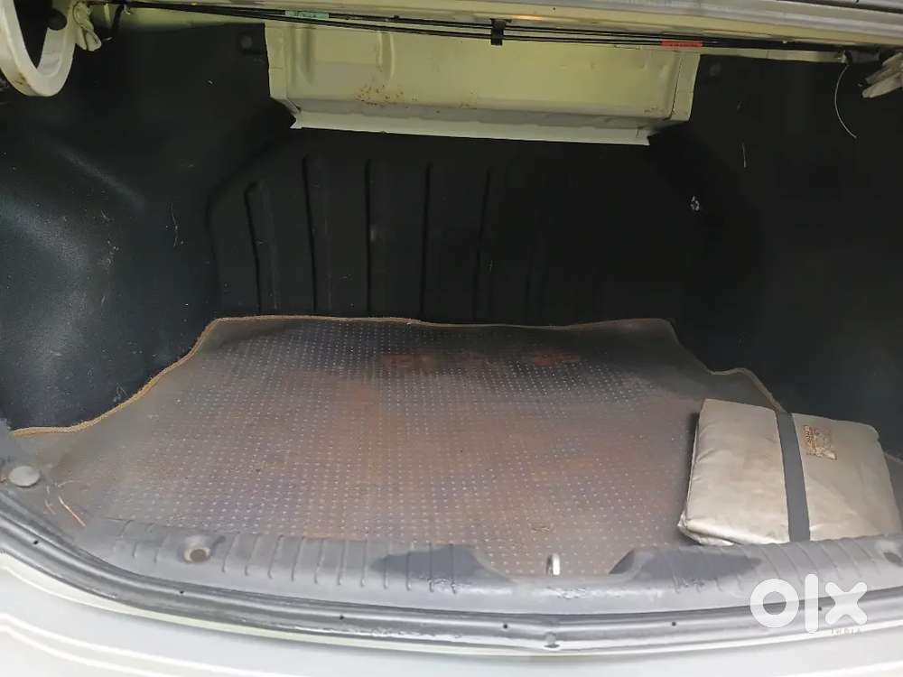 Hyundai Fluidic Verna 2012