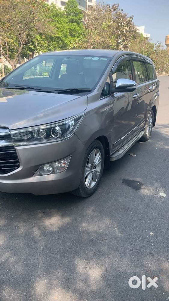 Toyota Innova Crysta 2.8z Automatic, 2016, Diesel