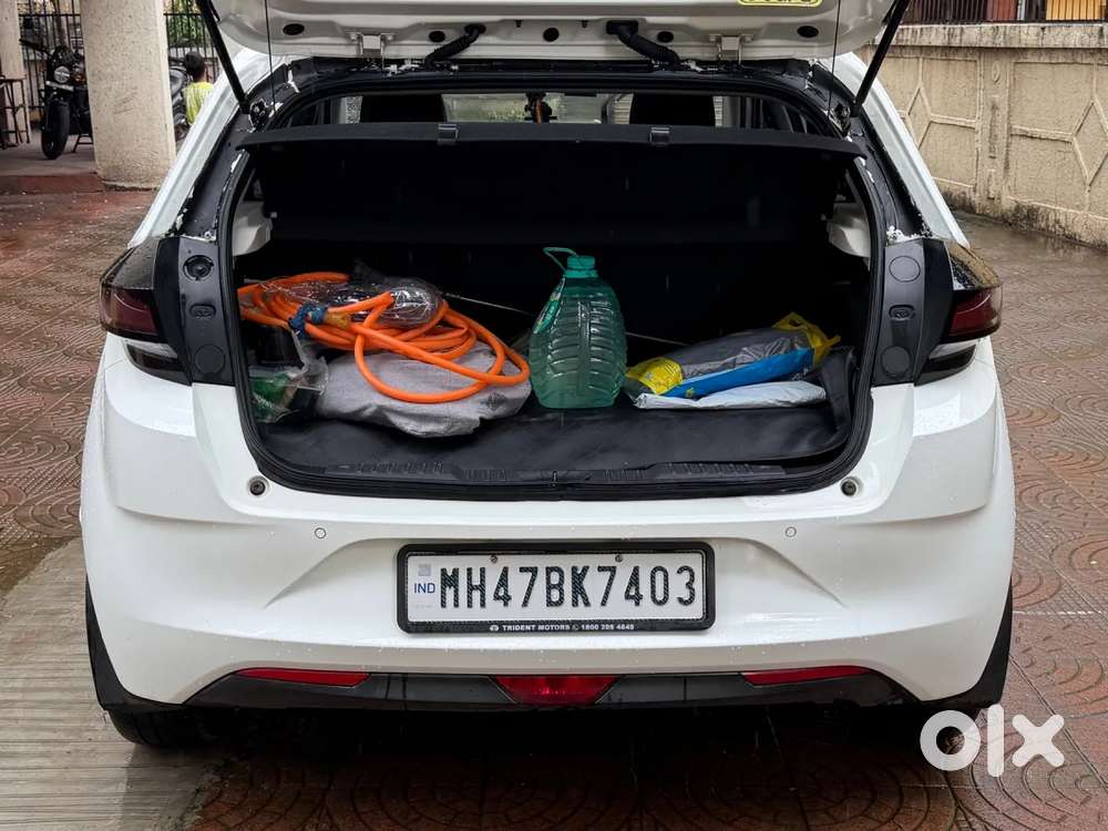 Tata Altroz Xz Plus (s) Icng, 2023, Cng & Hybrids