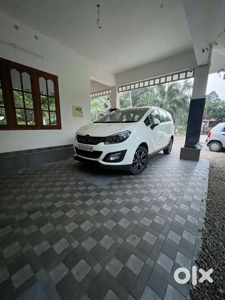 Mahindra Marazzo 2019 M8 7-seater Diesel Manual